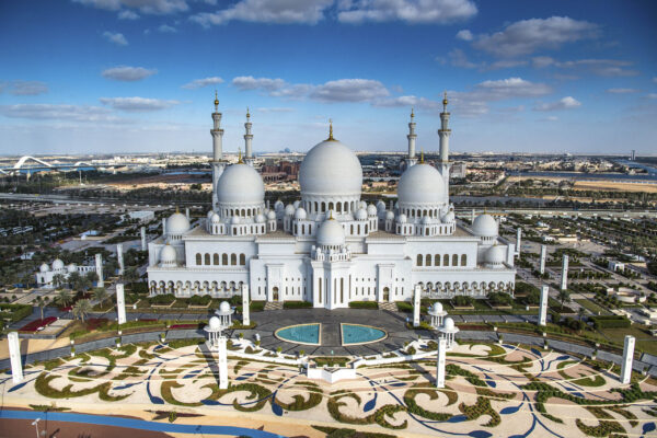 ABU DHABI, UNITED ARAB EMIRATES - January 04, 2016: An aerial photograph the Sheikh Zayed Grand Mosque. 

( Rashed Al Mansoori /  Abu Dhabi )
---